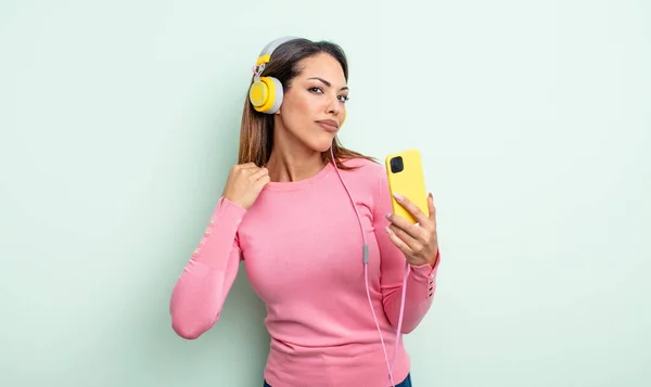 Pretty Hispanic Woman Looking Arrogant Successful Positive Proud Smartphone Headphones — Stock Photo, Image