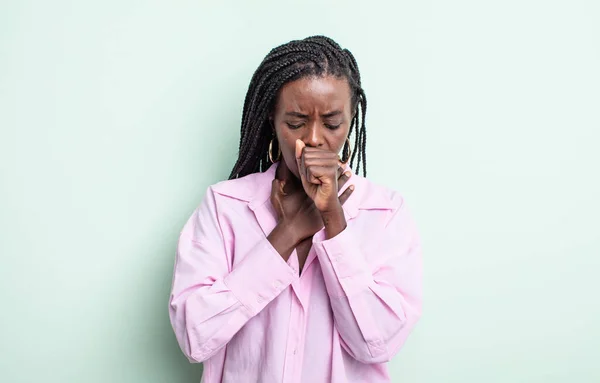 Czarny Ładna Kobieta Czuje Się Chory Ból Gardła Objawy Grypy — Zdjęcie stockowe