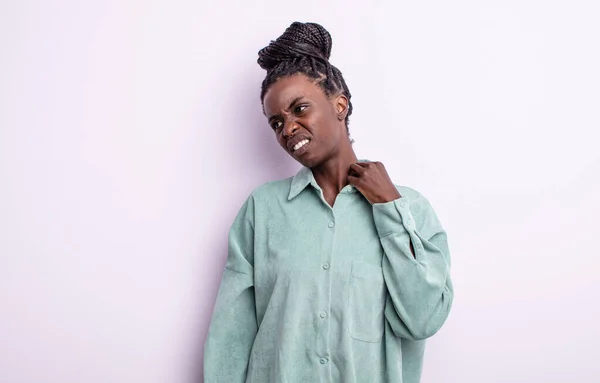 Negro Bonita Mujer Sentirse Estresado Ansioso Cansado Frustrado Tirando Camisa —  Fotos de Stock