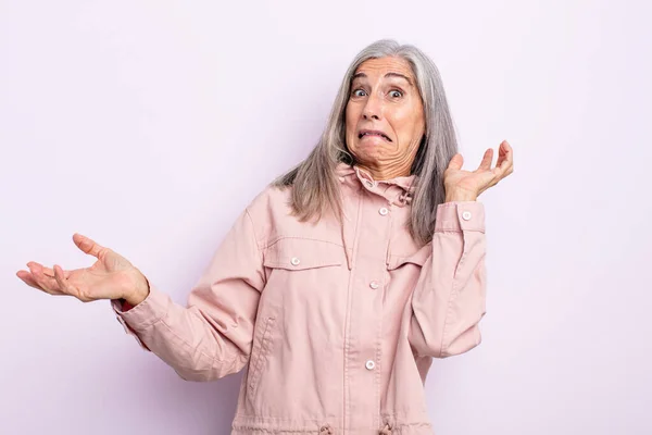 Middle Age Gray Hair Woman Shrugging Dumb Crazy Confused Puzzled — 图库照片