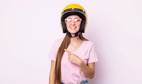 Joven Bonita Mujer Con Casco Moto —  Fotos de Stock