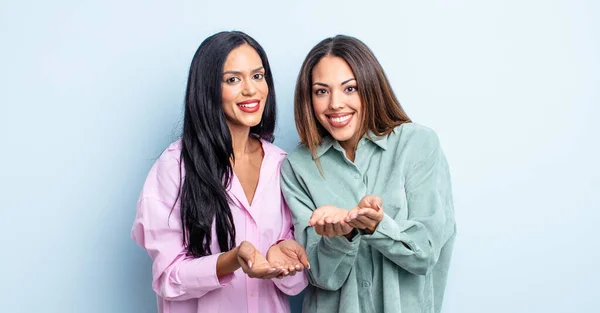 Couple Women Friends Expressing Concept — Stock Photo, Image