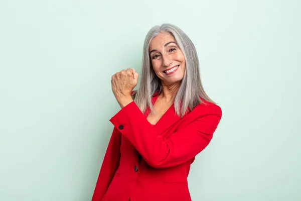 Middle Age Gray Hair Woman Feeling Happy Facing Challenge Celebrating — Stock Photo, Image
