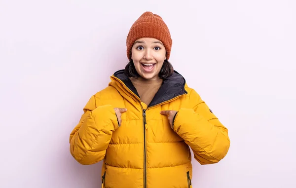 Pretty Young Woman Feeling Happy Pointing Self Excited Cold Weather — Stock Photo, Image