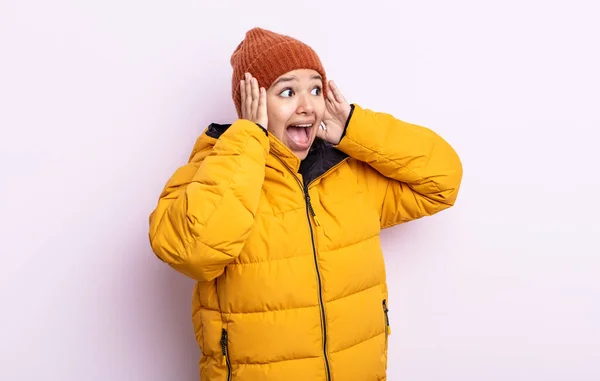 Pretty Young Woman Feeling Happy Excited Surprised Cold Weather Concept — Stock Photo, Image