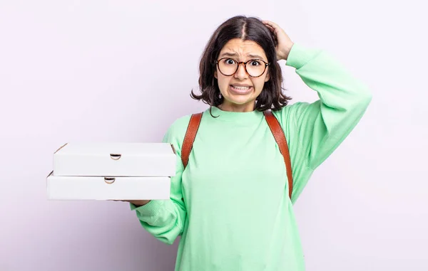 Mooie Jonge Vrouw Voelt Zich Gestrest Angstig Bang Met Handen — Stockfoto