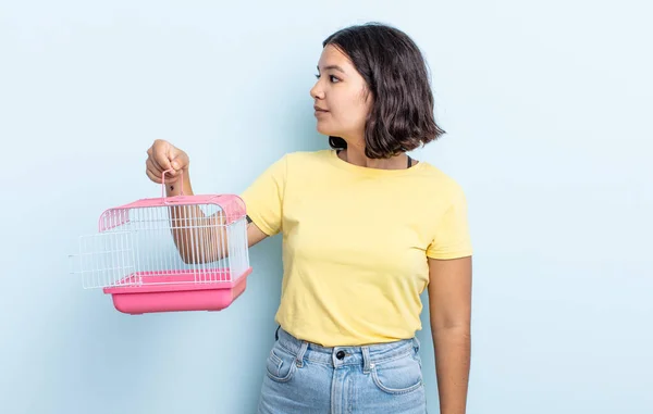 Bella Giovane Donna Sul Profilo Vista Pensare Immaginare Sognare Occhi — Foto Stock