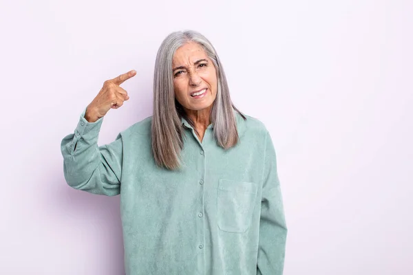 Mezza Età Capelli Grigi Donna Sente Confuso Perplesso Mostrando Che — Foto Stock