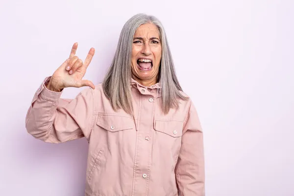 Middle Age Gray Hair Woman Feeling Happy Fun Confident Positive — Stock Photo, Image