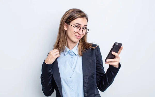 Joven Bonita Mujer Buscando Arrogante Exitoso Positivo Orgulloso Concepto Negocio — Foto de Stock