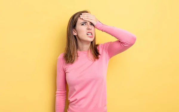 Jong Mooi Meisje Panikeren Een Vergeten Deadline Gevoel Van Stress — Stockfoto