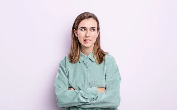 Jovem Menina Bonita Duvidando Pensando Mordendo Lábio Sentindo Inseguro Nervoso — Fotografia de Stock