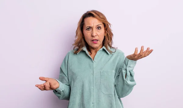 Middle Age Woman Shrugging Dumb Crazy Confused Puzzled Expression Feeling — Foto Stock
