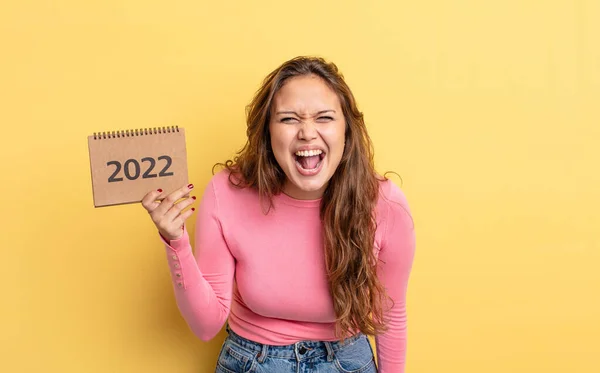 Hispanic Pretty Woman Shouting Aggressively Looking Very Angry Calendar Concept — Stock Photo, Image