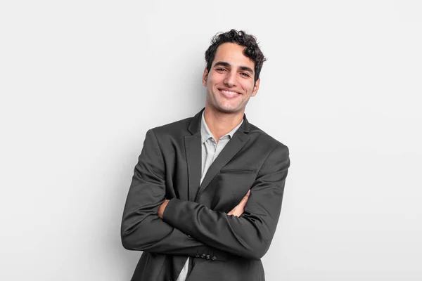 Jovem Empresário Rindo Feliz Com Braços Cruzados Com Uma Pose — Fotografia de Stock