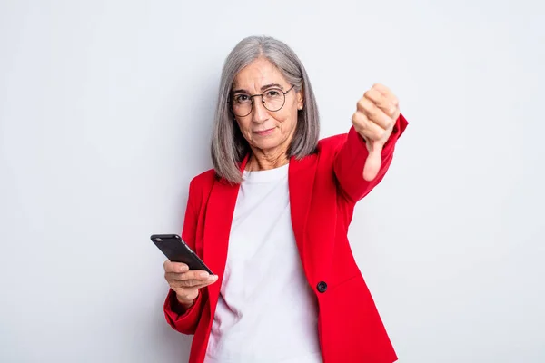 上了年纪的漂亮女人感到很不舒服 大失所望 — 图库照片