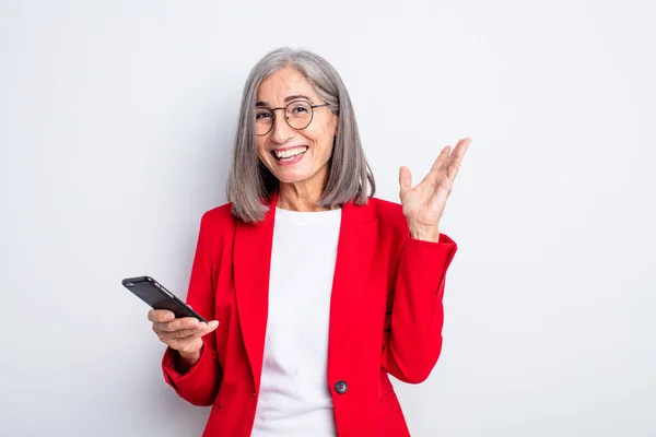 Senior Mooie Vrouw Zich Gelukkig Voelen Verrast Het Realiseren Van — Stockfoto