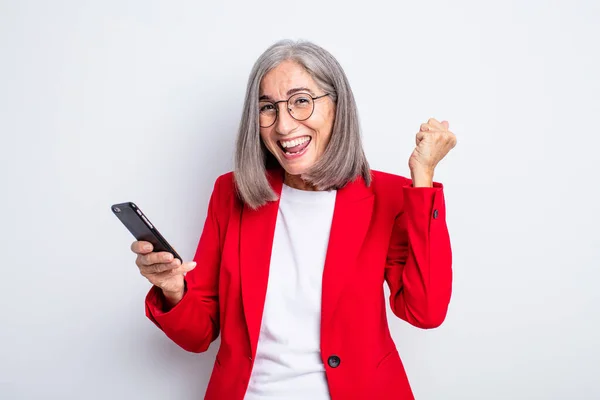 Senior Mooie Vrouw Schreeuwen Agressief Met Een Boze Uitdrukking Business — Stockfoto