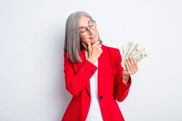 Mujer Bonita Mayor Sonriendo Con Una Expresión Feliz Segura Con — Foto de Stock