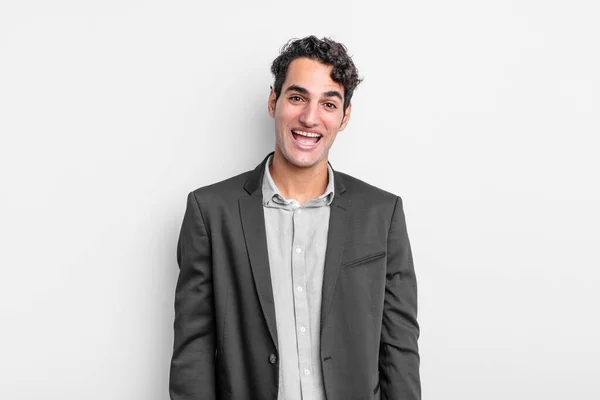 Jovem Empresário Com Grande Amigável Sorriso Despreocupado Olhando Positivo Relaxado — Fotografia de Stock