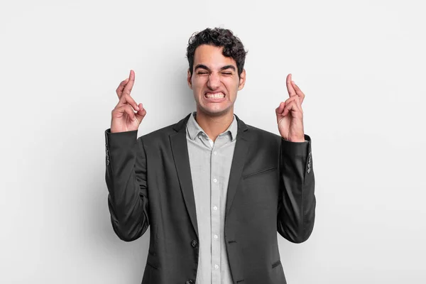 Ung Affärsman Känner Sig Nervös Och Hoppfull Korsande Fingrar Och — Stockfoto