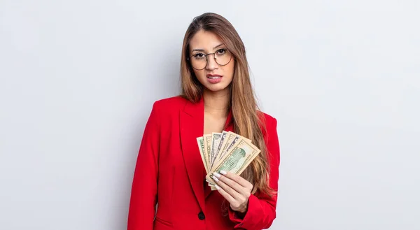 Mujer Bonita Asiática Sintiéndose Desconcertado Confundido Concepto Negocio Billetes —  Fotos de Stock