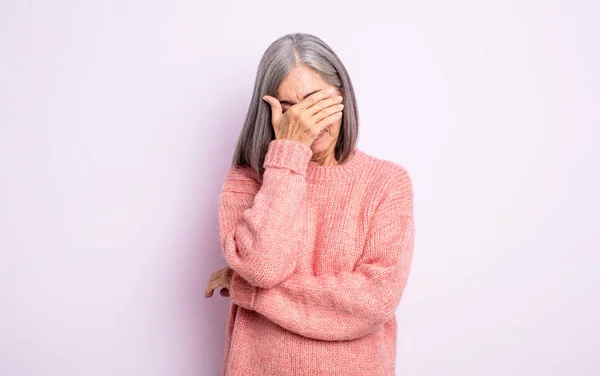 Anziana Bella Donna Cercando Stressato Vergognato Sconvolto Con Mal Testa — Foto Stock