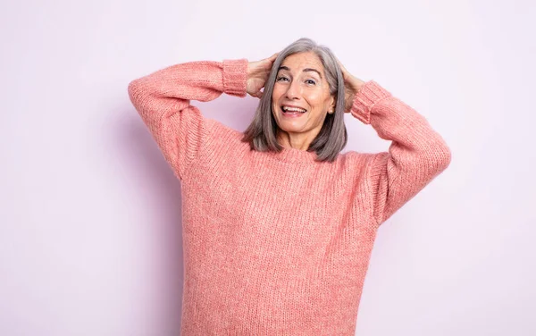 Senior Mooie Vrouw Zoek Gelukkig Zorgeloos Vriendelijk Ontspannen Genieten Van — Stockfoto