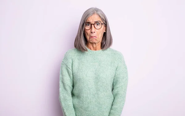 Anciana Bonita Mujer Sintiéndose Triste Estresada Molesta Por Una Mala —  Fotos de Stock