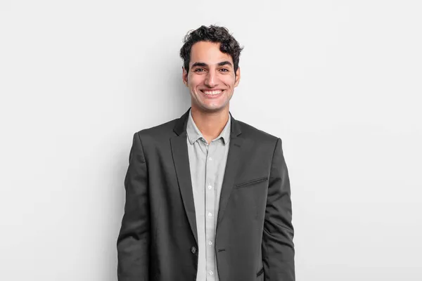 Jovem Empresário Olhando Feliz Pateta Com Largo Divertido Louco Sorriso — Fotografia de Stock