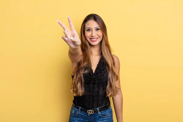 Asiatic Pretty Woman Smiling Looking Happy Gesturing Victory Peace — Stock Photo, Image