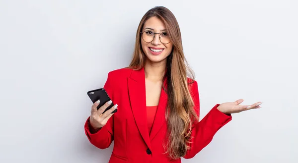 Mujer Bonita Asiática Sentirse Feliz Sorprendido Darse Cuenta Una Solución —  Fotos de Stock