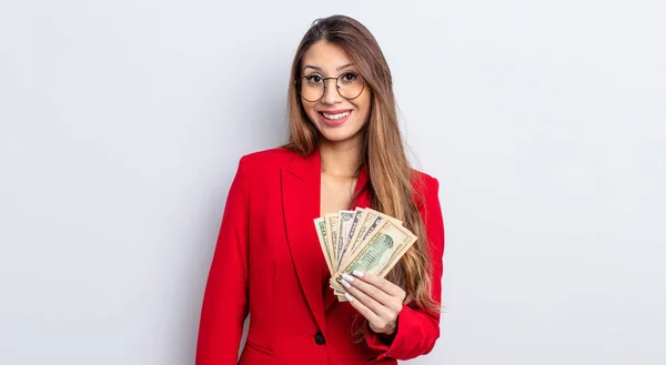 Mujer Bonita Asiática Buscando Feliz Gratamente Sorprendido Concepto Negocio Billetes — Foto de Stock