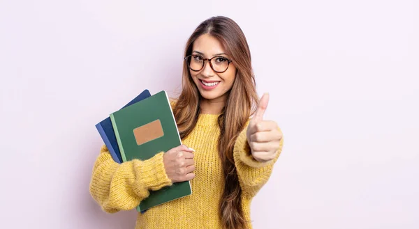 Mujer Bonita Asiática Sentirse Orgullosa Sonriendo Positivamente Con Los Pulgares —  Fotos de Stock