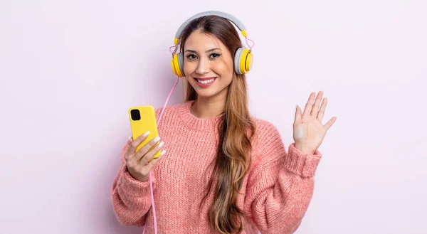 Asiatische Mooie Vrouw Glimlachend Gelukkig Zwaaiende Hand Verwelkomen Groeten Koptelefoon — Stockfoto