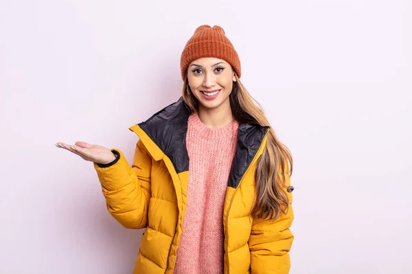 Asiatische Mooie Vrouw Zich Gelukkig Voelen Verrast Realiseren Van Een — Stockfoto