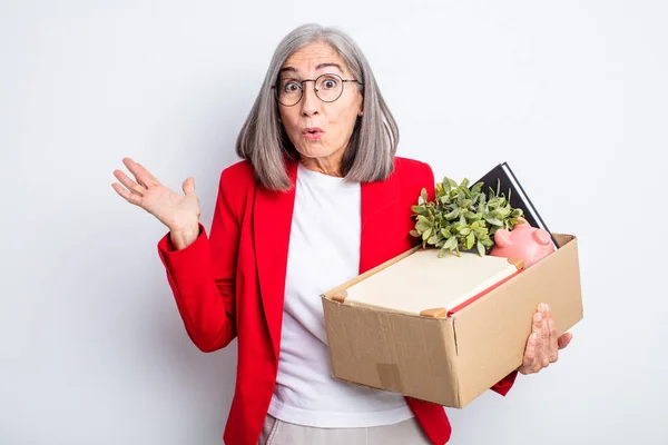 Senior Pretty Woman Looking Surprised Shocked Jaw Dropped Holding Object — Stock Photo, Image