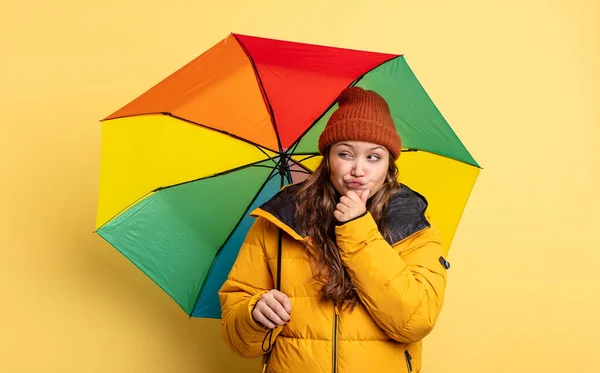 Hispanic Pretty Woman Thinking Feeling Doubtful Confused Umbrella Concept — Stock Photo, Image