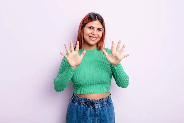 Young Hispanic Woman Smiling Looking Friendly Showing Number Ten Tenth — Stock Photo, Image