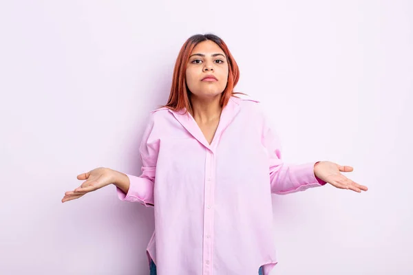 Young Hispanic Woman Feeling Puzzled Confused Unsure Correct Answer Decision — Stock Photo, Image