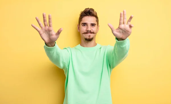 Jonge Knappe Man Glimlachend Vriendelijk Nummer Negen Negende Met Hand — Stockfoto