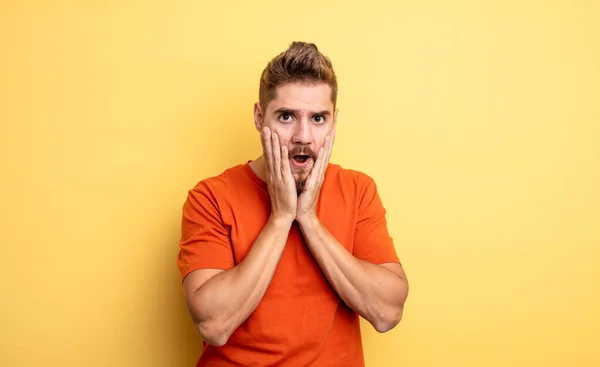 Young Handsome Man Feeling Shocked Scared Looking Terrified Open Mouth — Stock Photo, Image