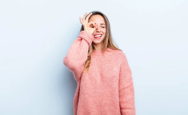 Pretty Caucasian Woman Smiling Happily Funny Face Joking Looking Peephole — Stock Fotó