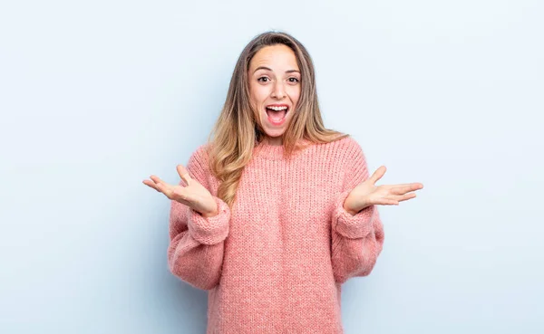 Pretty Caucasian Woman Feeling Happy Excited Surprised Shocked Smiling Astonished — Foto de Stock