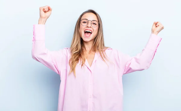 Pretty Caucasian Woman Shouting Triumphantly Looking Excited Happy Surprised Winner — Stockfoto