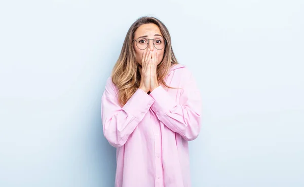 Pretty Caucasian Woman Feeling Worried Upset Scared Covering Mouth Hands — Stok fotoğraf