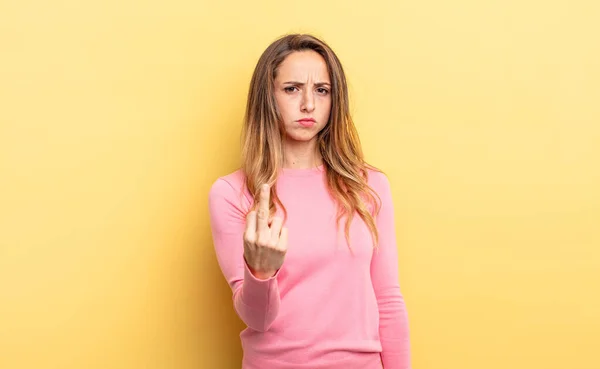 Mujer Bastante Caucásica Sentirse Enojado Molesto Rebelde Agresivo Volteando Dedo — Foto de Stock