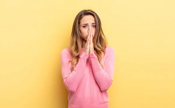 Pretty Caucasian Woman Feeling Worried Hopeful Religious Praying Faithfully Palms — Stockfoto