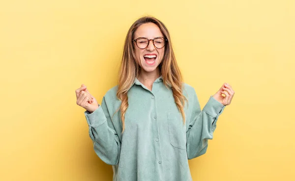 Pretty Caucasian Woman Looking Extremely Happy Surprised Celebrating Success Shouting — Stockfoto