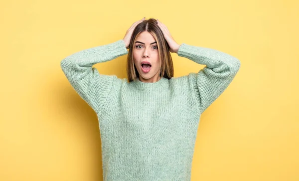 Pretty Caucasian Woman Looking Excited Surprised Open Mouthed Both Hands — Stockfoto